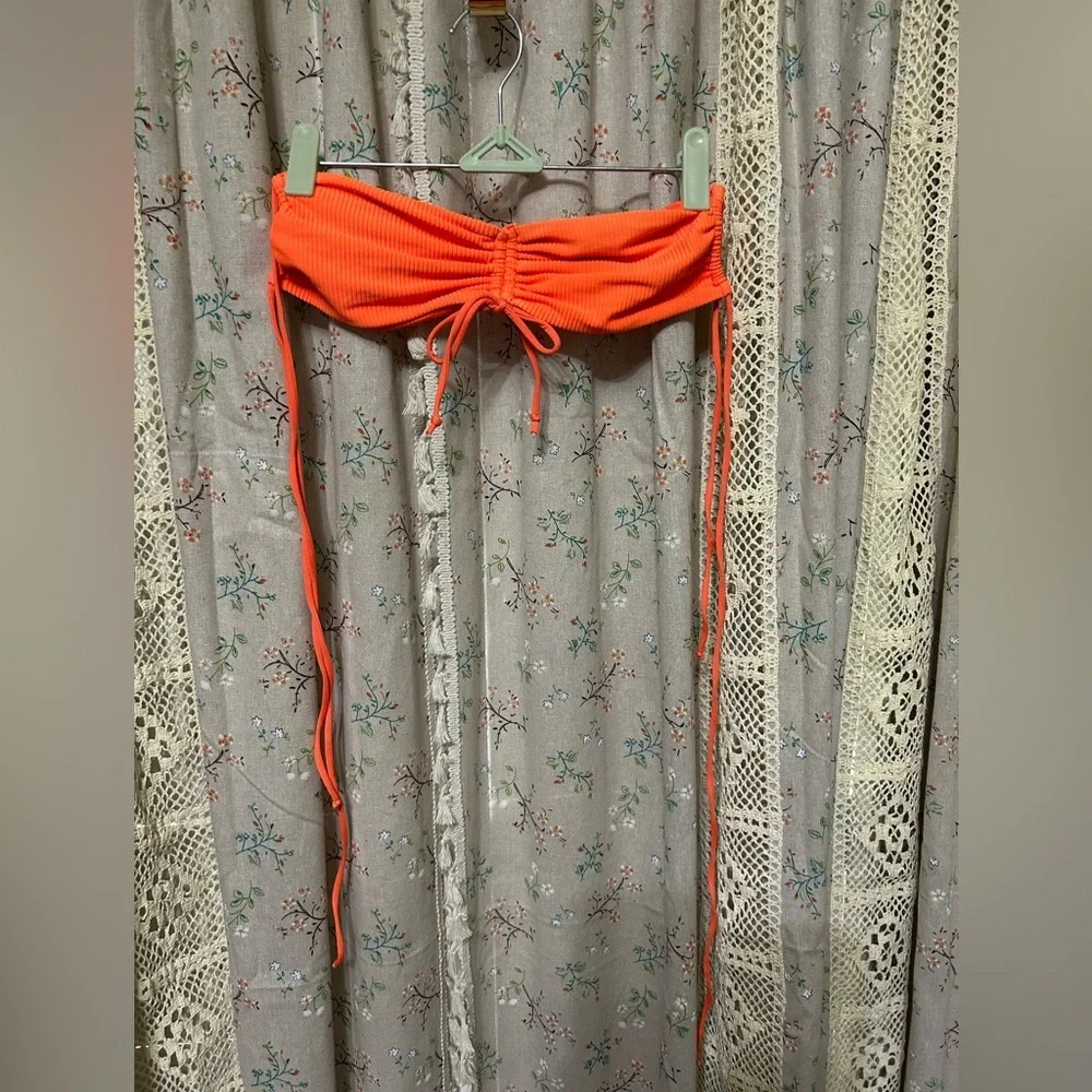 Frankie’s Bikinis Orange Ribbed Adjustable Strap‎ Bikini Top Size Medium
